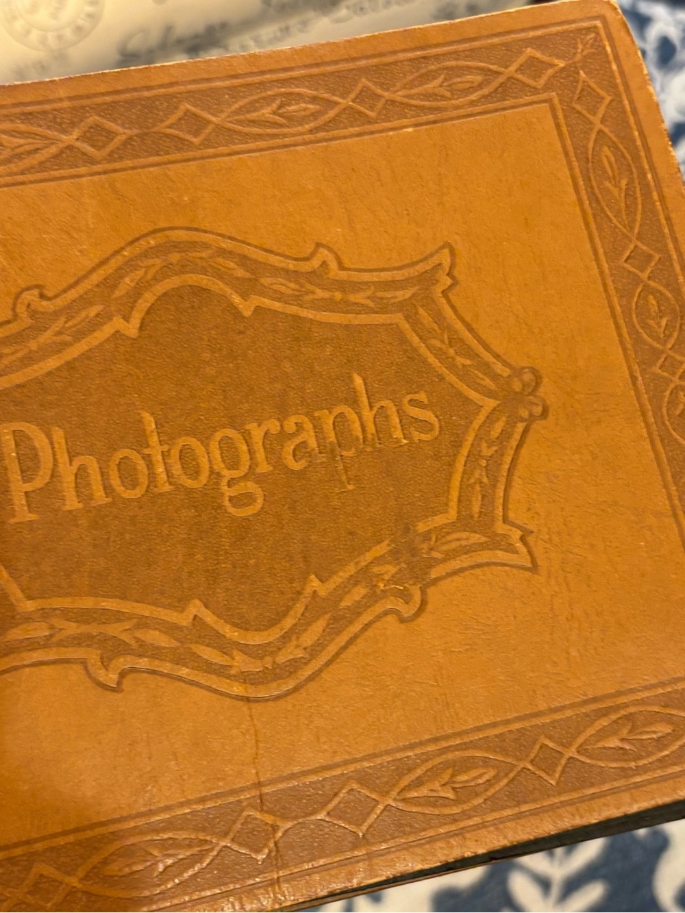 Vintage Embossed 1920’s Photograph Album - Brown Photograph Storage Book - Picture 4 of 7